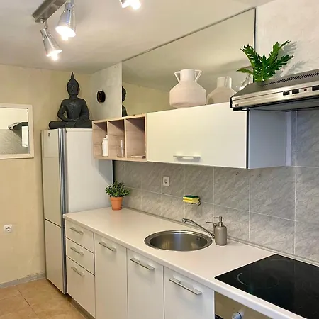 Central Old Town Apartment *